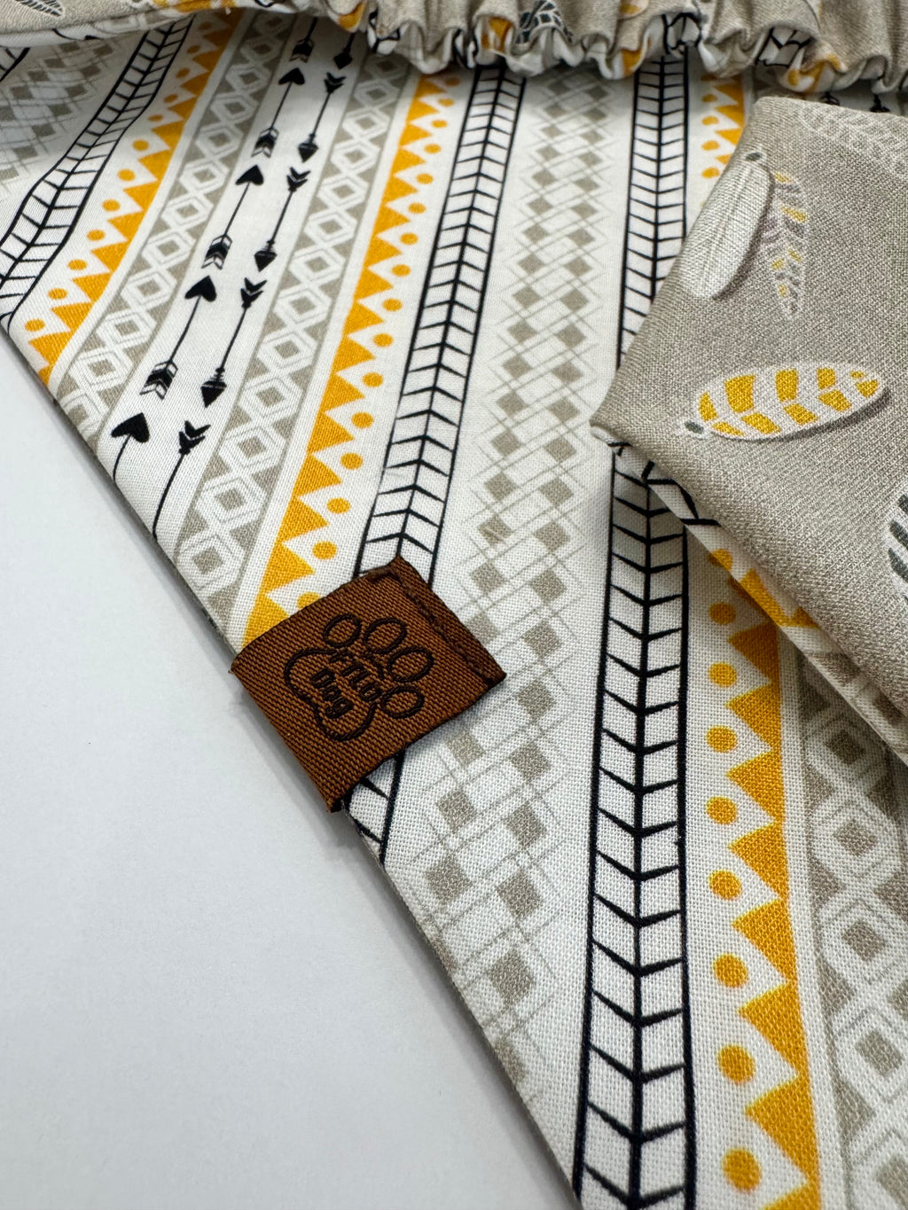 Wild Feather - Scrunchie Contour Bandana