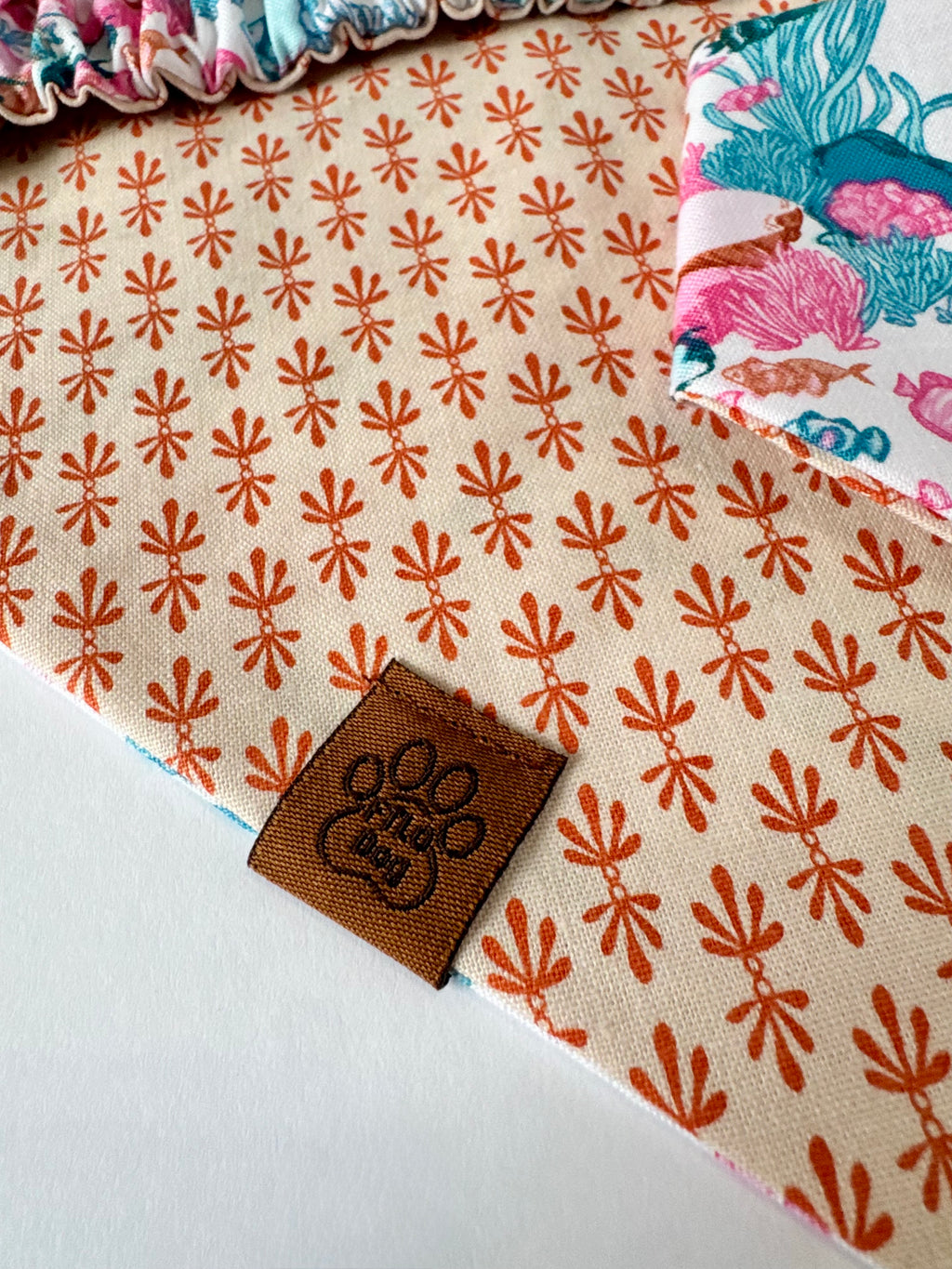 Coral Lagoon - Scrunchie Contour Bandana