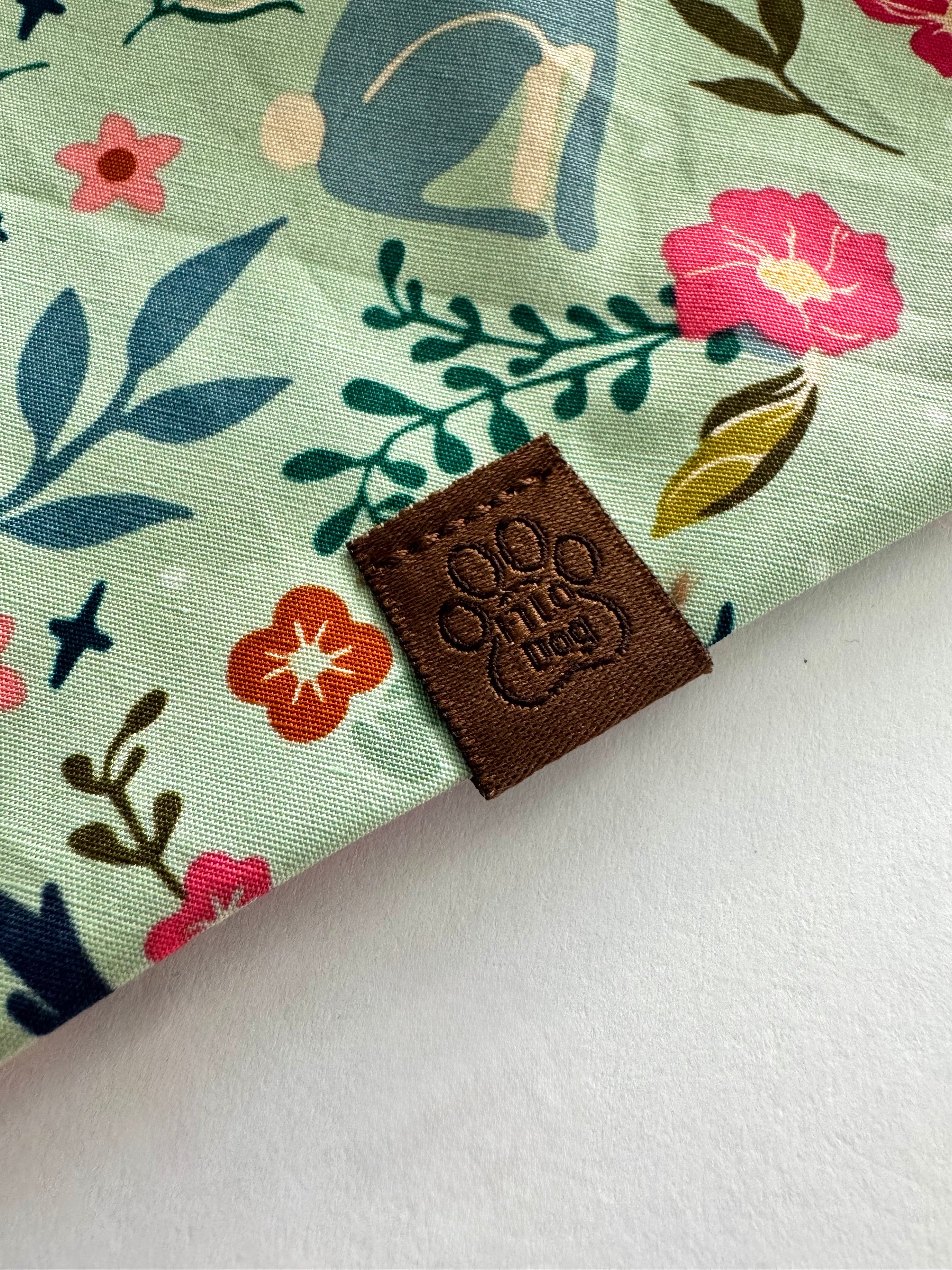 Whispering Burrow - Scrunchie Contour Bandana
